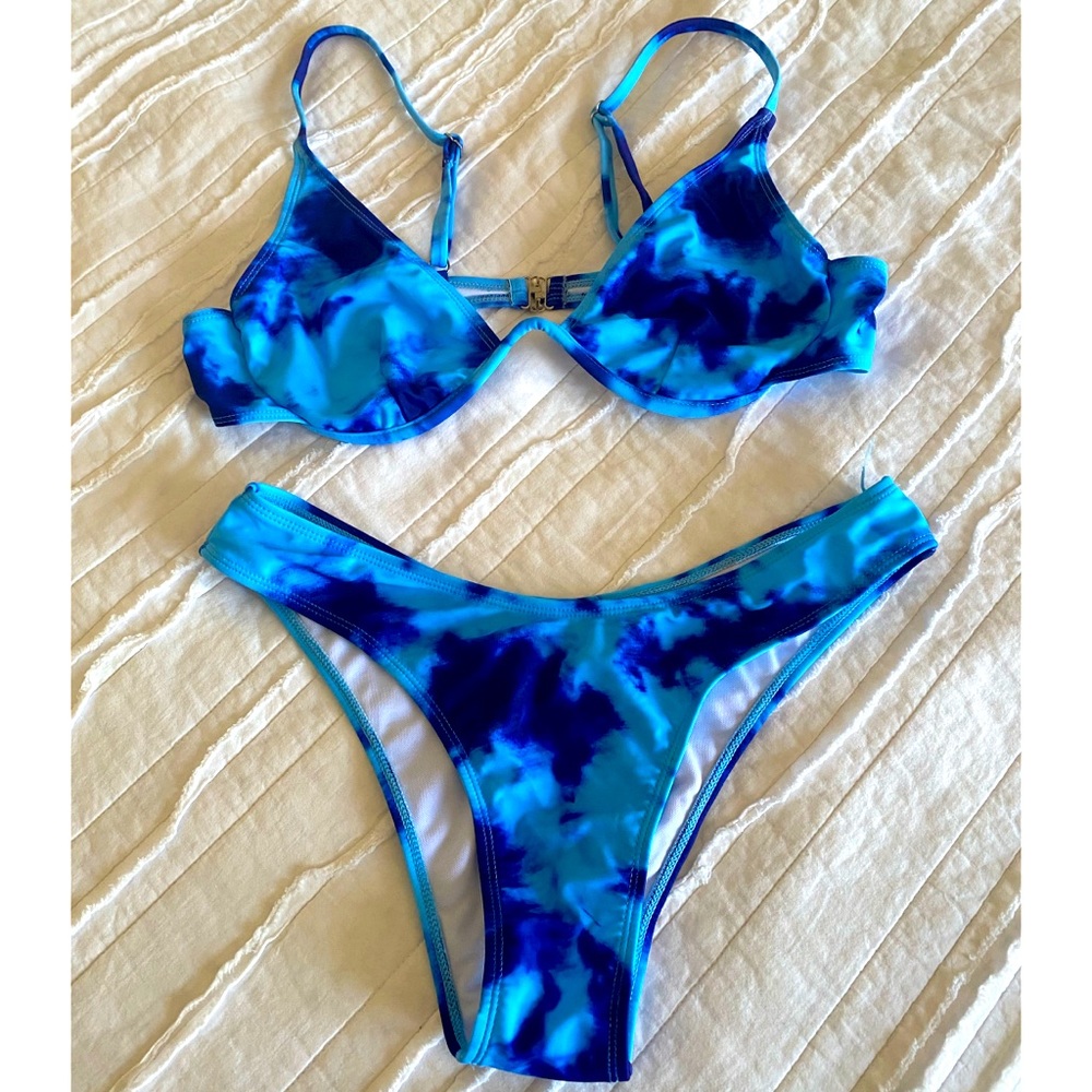 SHEIN medium suit, never worn.